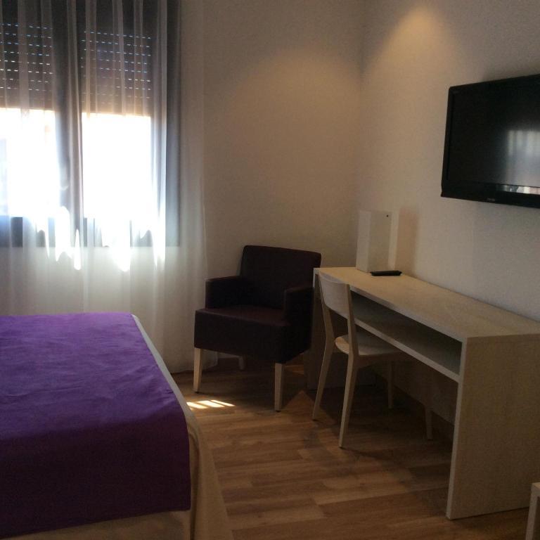 Hotel Canet Кастело д'Емпуриес Стая снимка